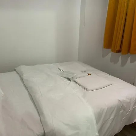 La Perato Hotell *